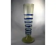 Verre à mesure avec décor filé bleu