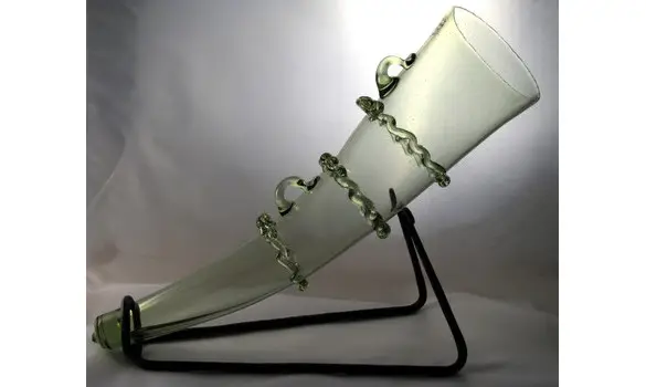 Drinking horn glass