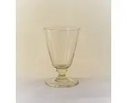 Verre à vin sur pied